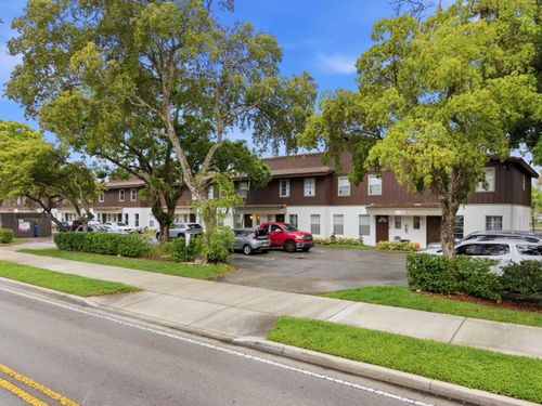 apt-11-3920 Woodside Dr, Coral Springs, FL, 33065-3067 | Card Image