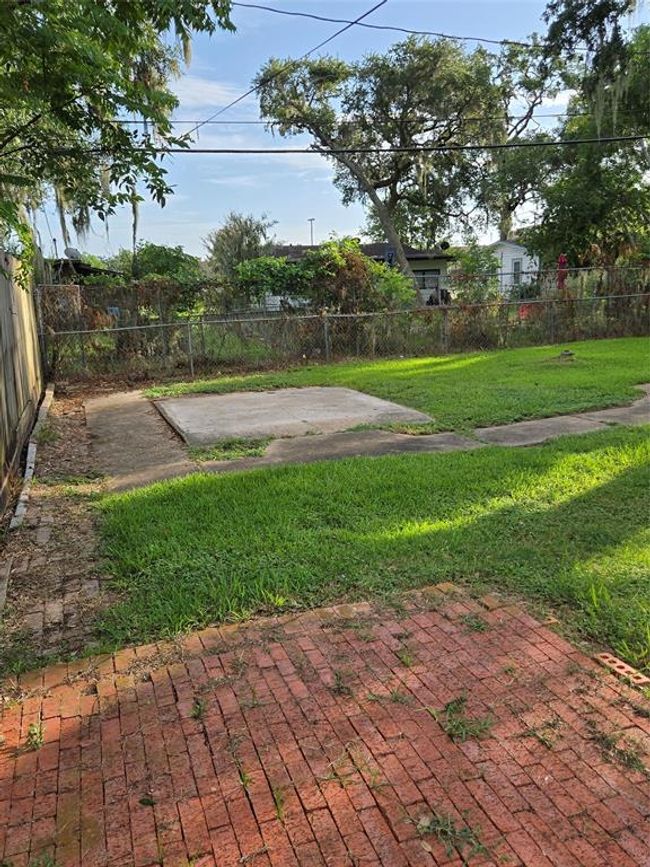 204 Jasmine St, House other with 4 bedrooms, 2 bathrooms and null parking in Lake Jackson TX | Image 9