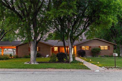 1700 16th St, Brownwood, TX, 76801-5322 | Card Image