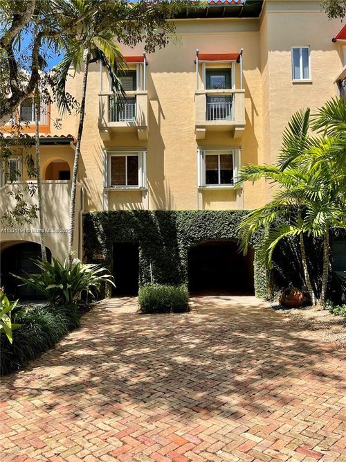 6204 Paradise Point Dr, Palmetto Bay, FL, 33157-2645 | Card Image