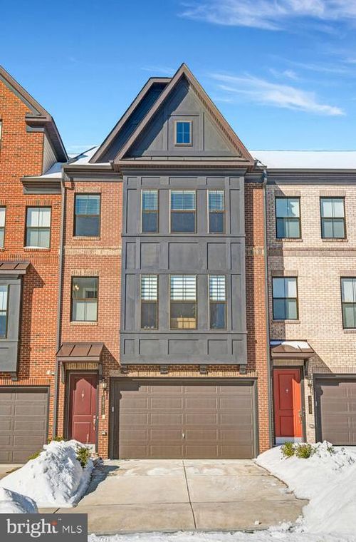 3871 Rainier Dr, FAIRFAX, VA, 22033-2986 | Card Image