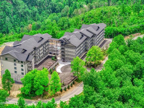 301-855 Campbell Lead Rd, Gatlinburg, TN, 37738-4325 | Card Image