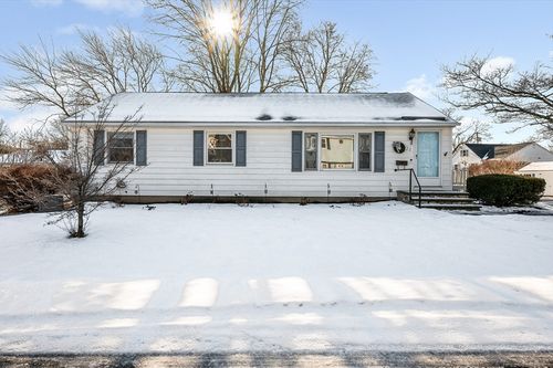 22 Barry Ave, Dracut, MA, 01826-3202 | Card Image