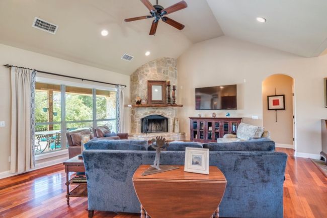 View from the kitchen | Image 5