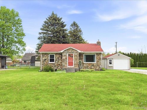 87 Connecticut Ave, Marysville, MI, 48040-1040 | Card Image