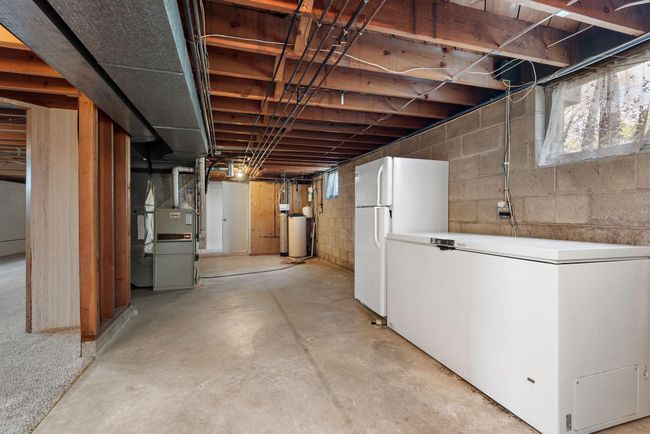 Large Utility Room | Image 35