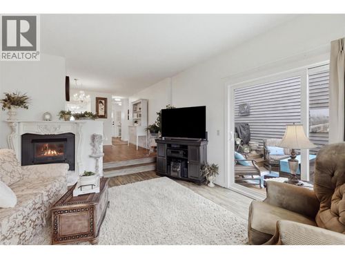11-1795 Summit Dr, Kamloops, BC, V2E2E8 | Card Image