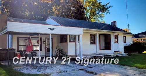 612 Sunnyside Dr, Chesaning, MI, 48616-1719 | Card Image