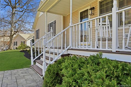 205 Great Rock Dr, Wading River, NY, 11792-1848 | Card Image