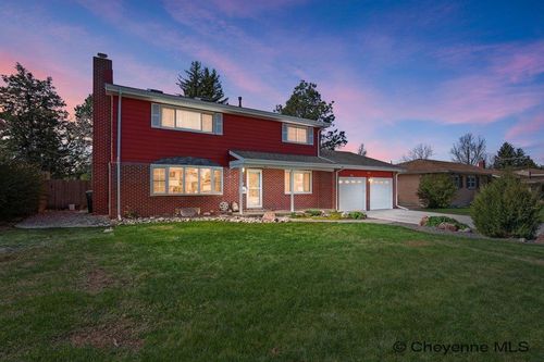 921 Arapaho St, Cheyenne, WY, 82009 | Card Image