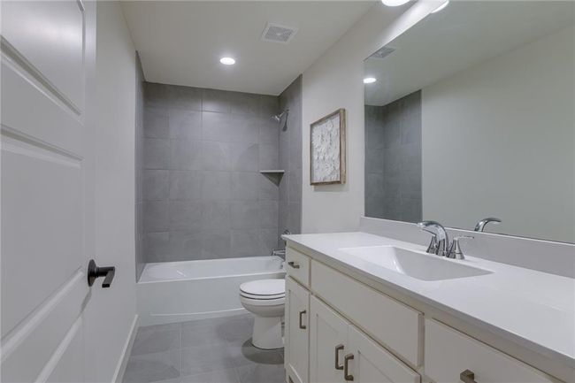 2307 W 176 Th Ter, House other with 4 bedrooms, 4 bathrooms and null parking in Overland Park KS | Image 33