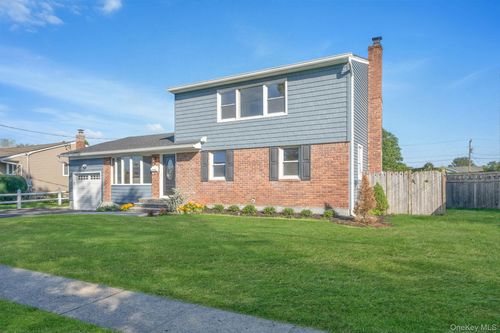 120 Cherry Dr W, Plainview, NY, 11803-2806 | Card Image