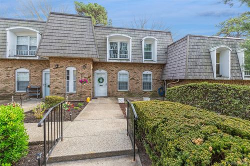 4f1-655 Middle Country Road, Brookhaven, NY, 11727 | Card Image