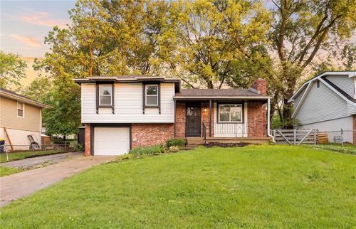 5412 Ne 56th Pl, Kansas City, MO, 64119-2427 | Card Image