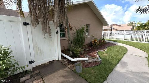 b-1103 Se 8th Ter, Cape Coral, FL, 33990-6222 | Card Image