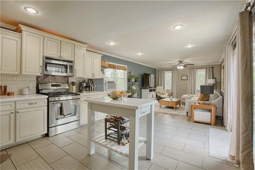 705 W 91st St, Kansas City, MO, 64114-3556 | Card Image