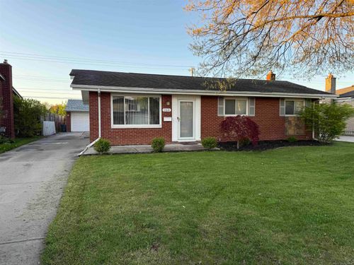 11641 Brougham Dr, Sterling Heights, MI, 48312-3907 | Card Image