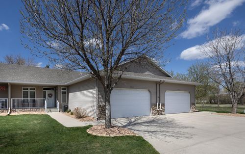 b-3260 40th Ave S, Fargo, ND, 58104-4414 | Card Image