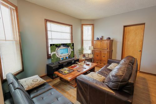 3427 Garfield Ave, Minneapolis, MN, 55408-4209 | Card Image