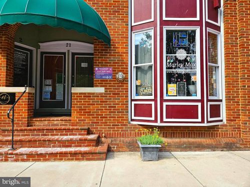 1-21 Fairfax St, BERKELEY SPRINGS, WV, 25411-1519 | Card Image