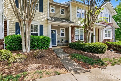 8418 Chaceview Ct, Charlotte, NC, 28269-1003 | Card Image