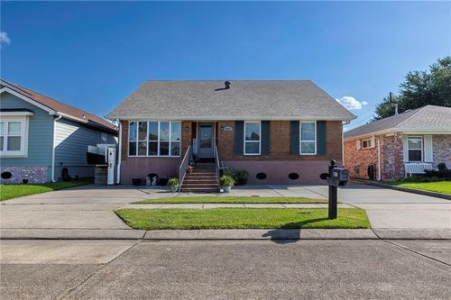 8412 Colonel Dr, Chalmette, LA, 70043-4002 | Card Image