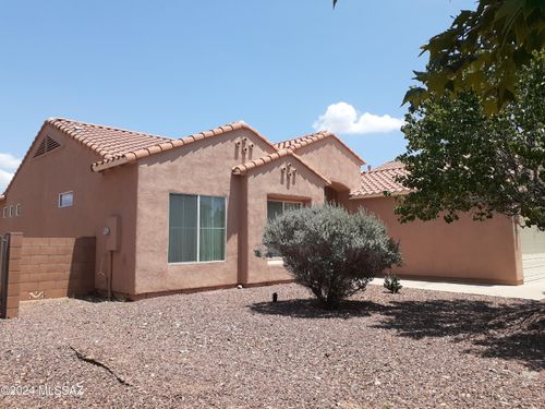 407 Viia Capri, Rio Rico, AZ, 85648 | Card Image