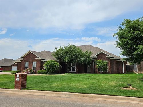 1801 Caribou Cir, Altus, OK, 73521-7811 | Card Image