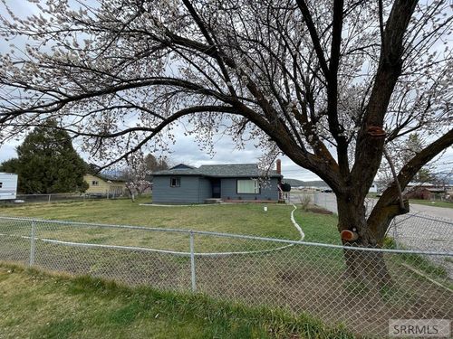 2 Chaffin Ln, Salmon, ID, 83467-5060 | Card Image