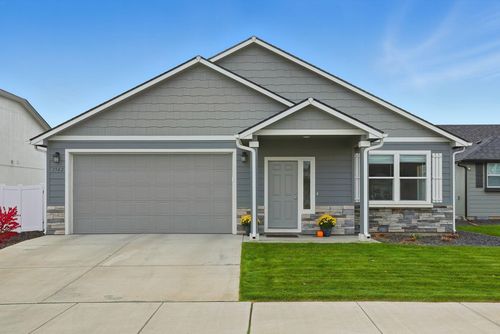 1562 E B St, Deer Park, WA, 99006 | Card Image