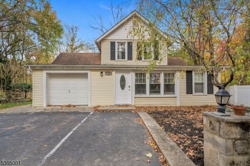 115 Jefferson Ave, Green Brook, NJ, 08812-2607 | Card Image