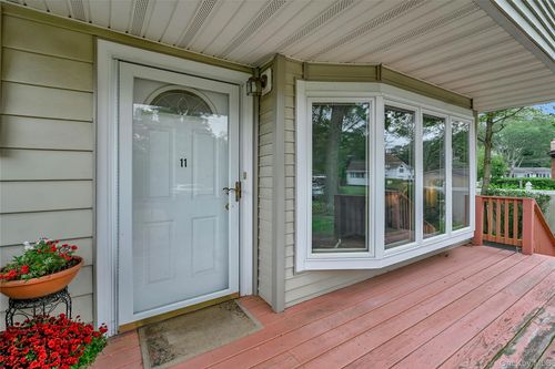 11 Fox Ln, Shoreham, NY, 11786-2230 | Card Image