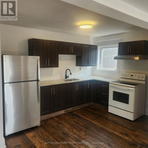 upper-unit-312 Wharncliffe Road S, London South (South F), ON, N6J2L7 | Card Image