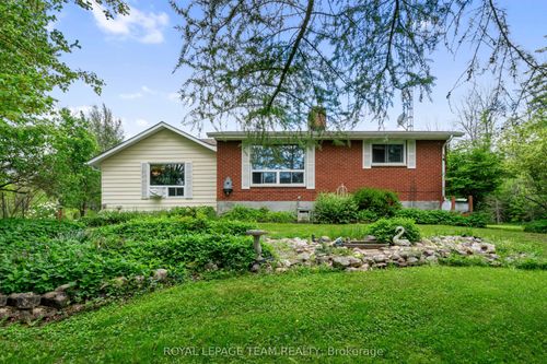 15615 Dixon Rd, Lunenburg, ON, K0C1R0 | Card Image