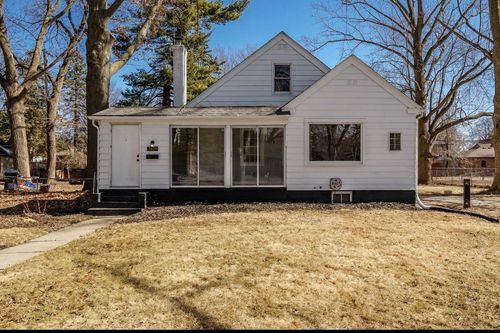 3439 Latham St, Rockford, IL, 61103-2047 | Card Image