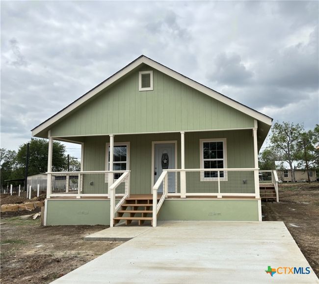 708 E 5 Th St, House other with 3 bedrooms, 2 bathrooms and null parking in Nixon TX | Image 25