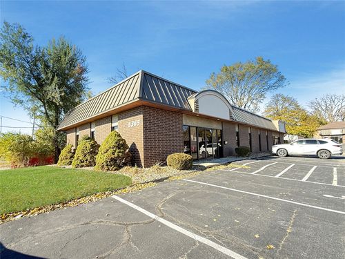 ste-a-8365 University Blvd, Clive, IA, 50325-1124 | Card Image