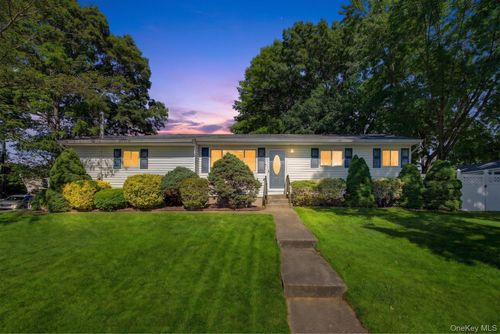 470 Ontario St, Ronkonkoma, NY, 11779-5250 | Card Image