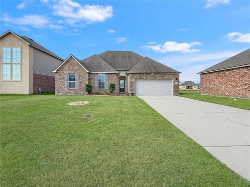 824 Lakeshore Village Dr, Slidell, LA, 70461-6605 | Card Image