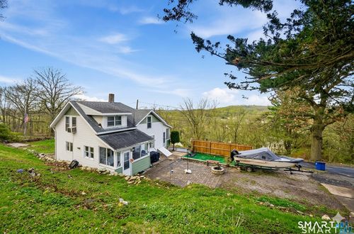 17 Spruce St, Vernon, CT, 06066-3709 | Card Image