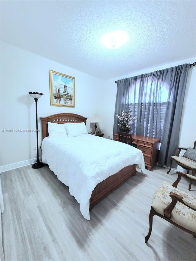 14246 Sw 21 St Ter, House other with 5 bedrooms, 3 bathrooms and null parking in Miami FL | Image 13