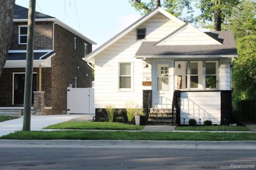 22720 Cleveland St, Dearborn, MI, 48124-3421 | Card Image