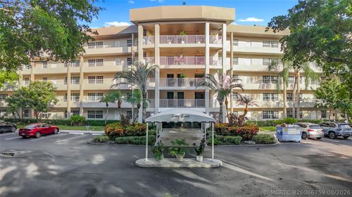 410-545 Oaks Ln, Pompano Beach, FL, 33069-3777 | Card Image