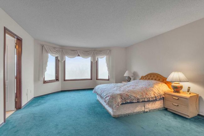 121 Patterson Mount Sw, House other with 5 bedrooms, 4 bathrooms and 4 parking in Calgary AB | Image 21