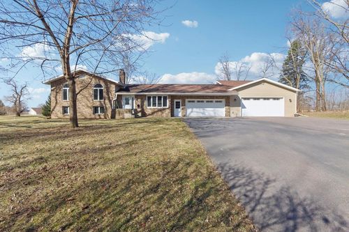 S9061 Meadowdale Rd, PRAIRIE DU SAC, WI, 53578-9707 | Card Image