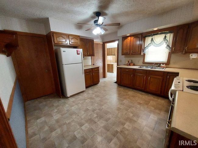 208 E Mary St, House other with 4 bedrooms, 1 bathrooms and null parking in Holland IN | Image 16
