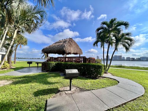 11-728 Executive Center Dr, West Palm Beach, FL, 33401-8689 | Card Image