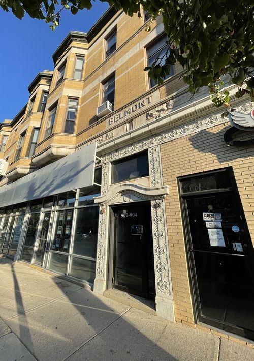 906 W Belmont Ave, CHICAGO, IL, 60657-4409 | Card Image
