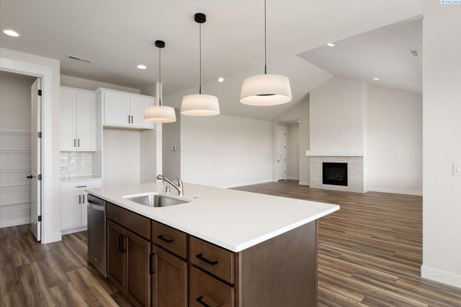 7207 Ambrosia St, Home with 4 bedrooms, 3 bathrooms and null parking in Kennewick WA | Image 12