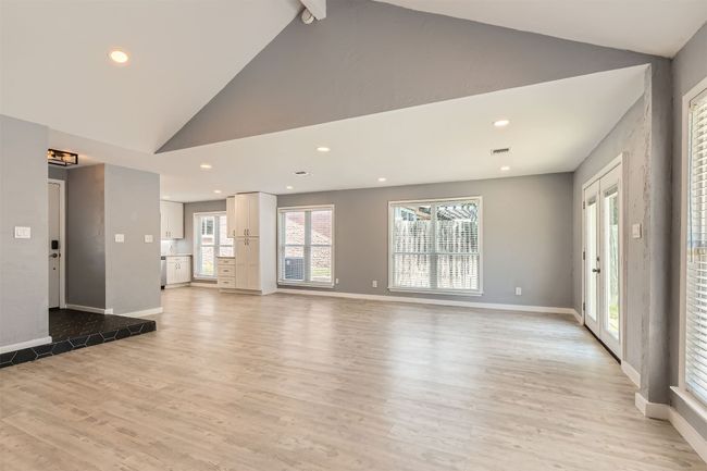 1121 Stoneoak Ln, House other with 3 bedrooms, 2 bathrooms and 4 parking in Austin TX | Image 14